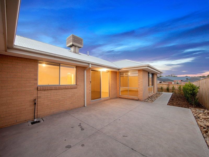 18 Aqueduct Road, Langwarrin VIC 3910