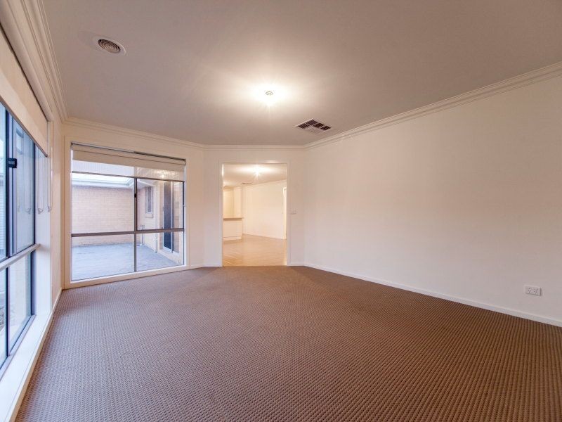 18 Aqueduct Road, Langwarrin VIC 3910