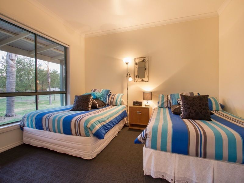 305 Centre Road, Langwarrin VIC 3910