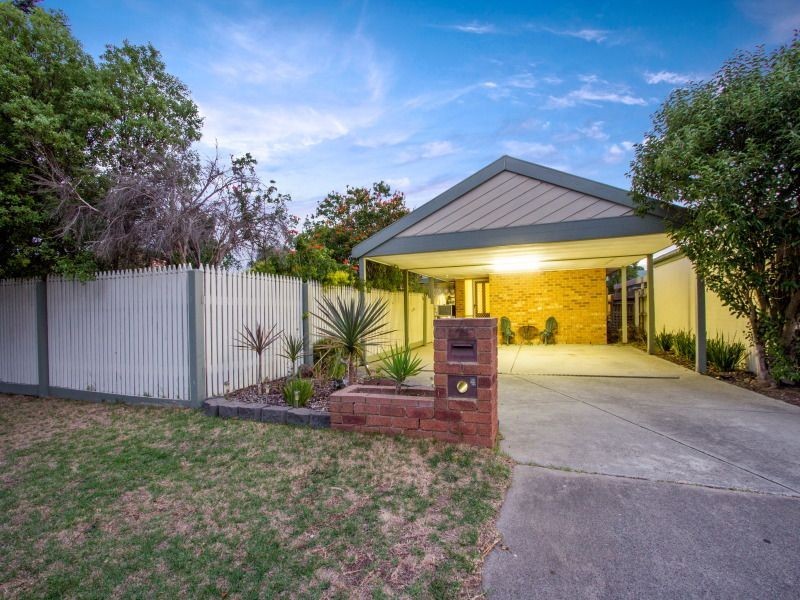 4 Warrindale Close, Langwarrin VIC 3910