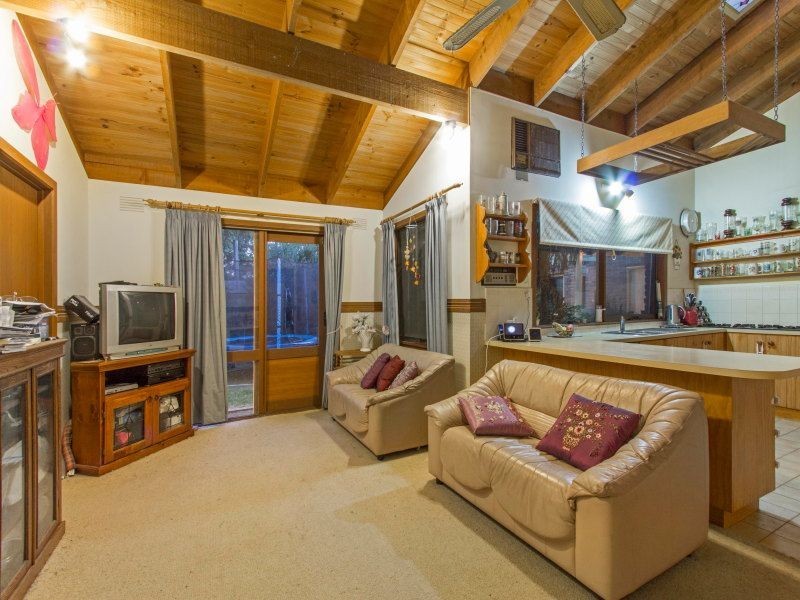 6 Elm Grove, Langwarrin VIC 3910