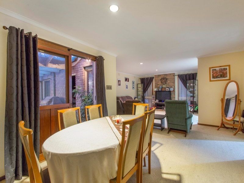 6 Elm Grove, Langwarrin VIC 3910