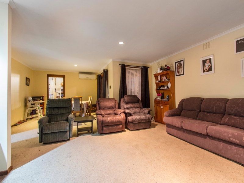 6 Elm Grove, Langwarrin VIC 3910