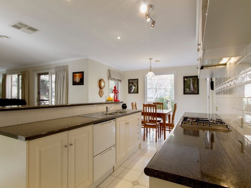 17 Huntingtower Crescent, Langwarrin VIC 3910