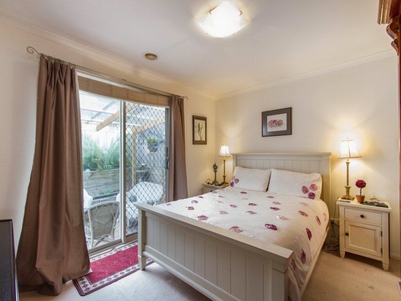 2/24-26 Robinia, Frankston VIC 3199