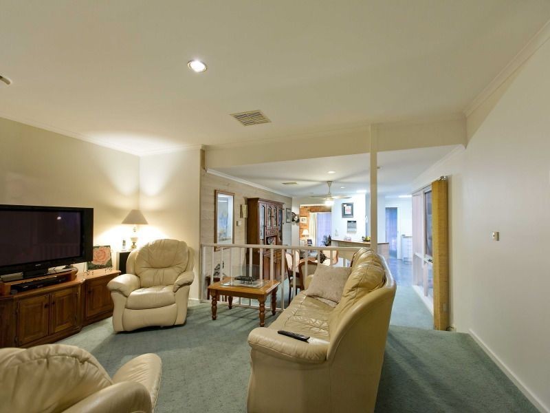 11 Lynne Court, Langwarrin VIC 3910