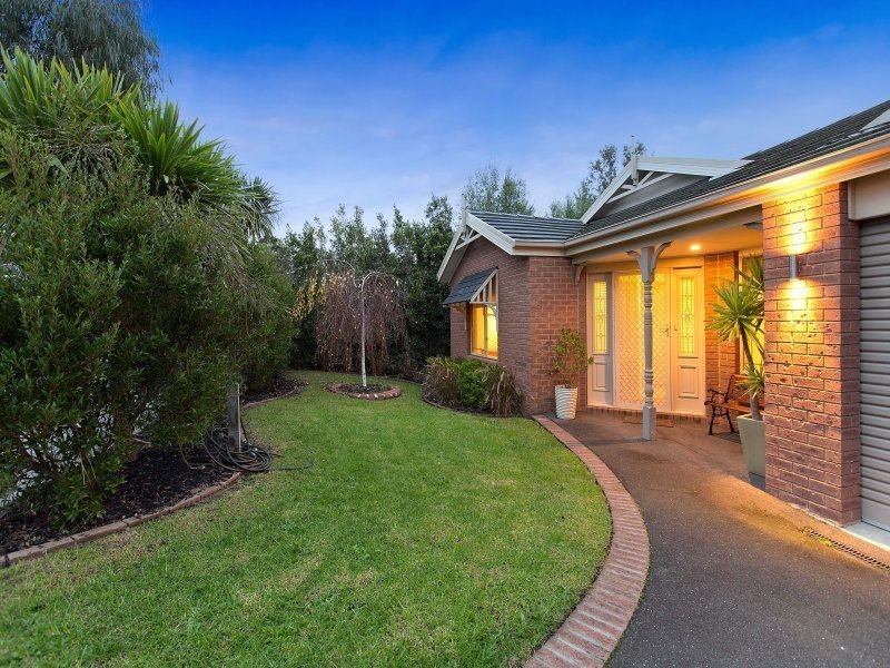 90 Huntingtower Crescent, Langwarrin VIC 3910