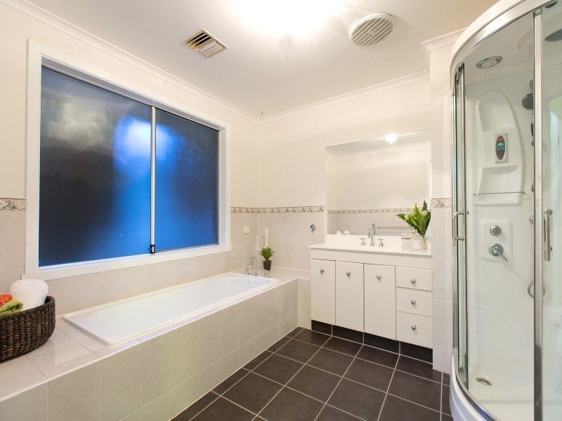 10 Grevillea Road, Langwarrin VIC 3910