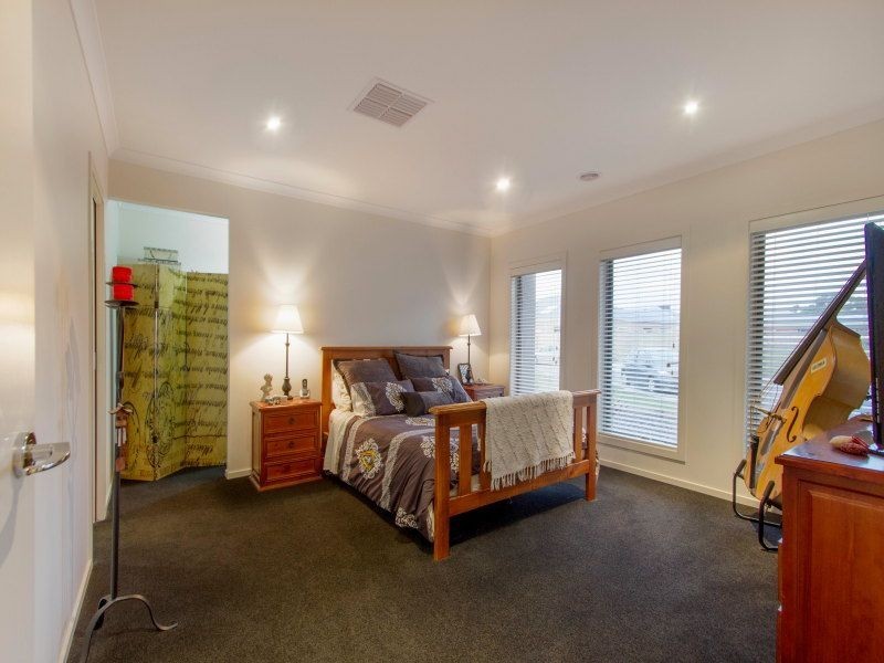 6 Bonacci Place, Langwarrin VIC 3910