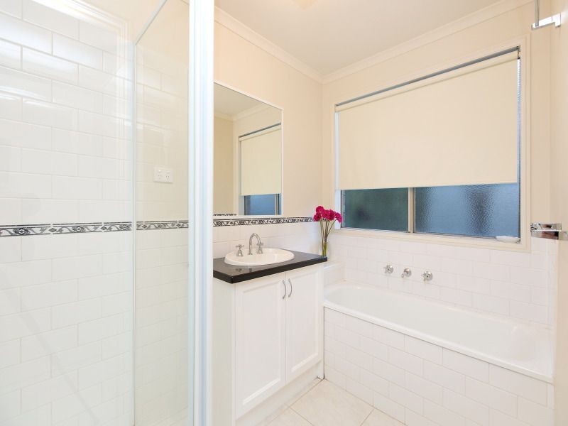 23 Pepperbush Cres, Langwarrin VIC 3910