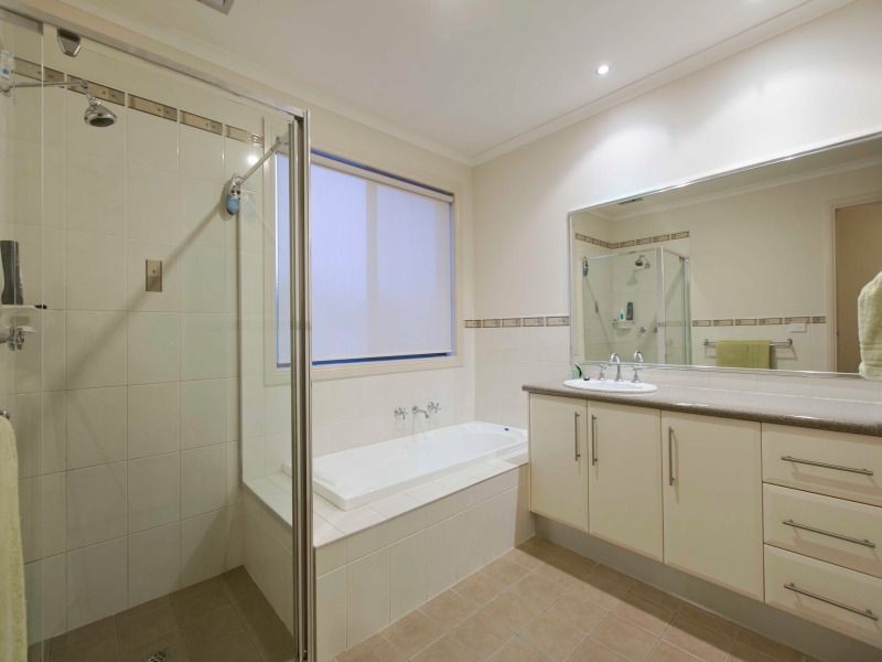 2 Guava Court, Langwarrin VIC 3910