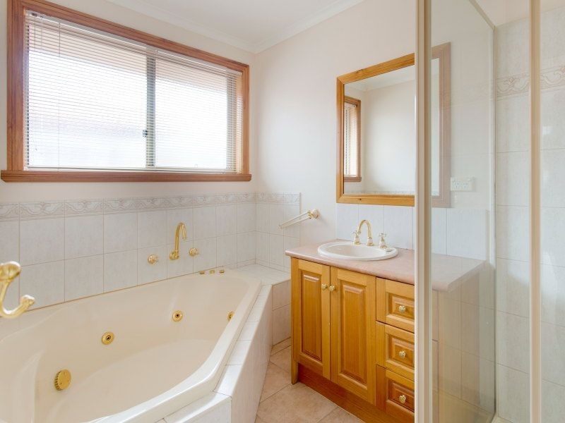 5 Gum Nut Drive, Langwarrin VIC 3910