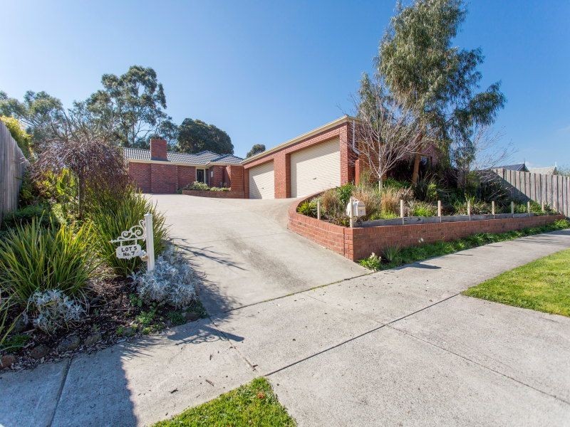 7 Dunmore Close, Langwarrin VIC 3910