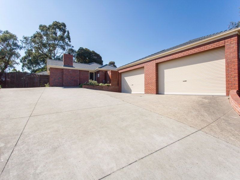 7 Dunmore Close, Langwarrin VIC 3910