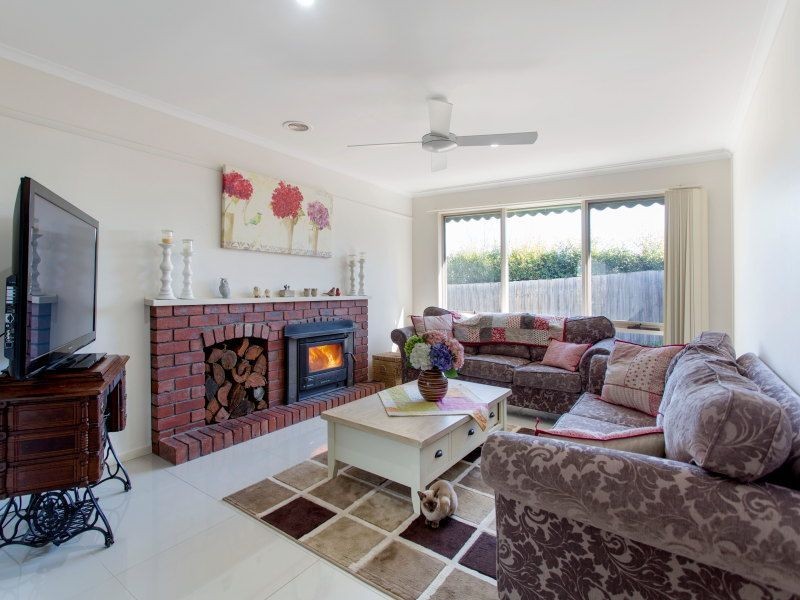 7 Dunmore Close, Langwarrin VIC 3910