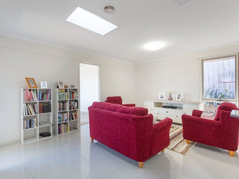 7 Dunmore Close, Langwarrin VIC 3910