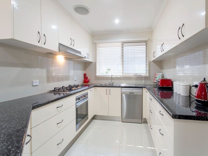 7 Dunmore Close, Langwarrin VIC 3910