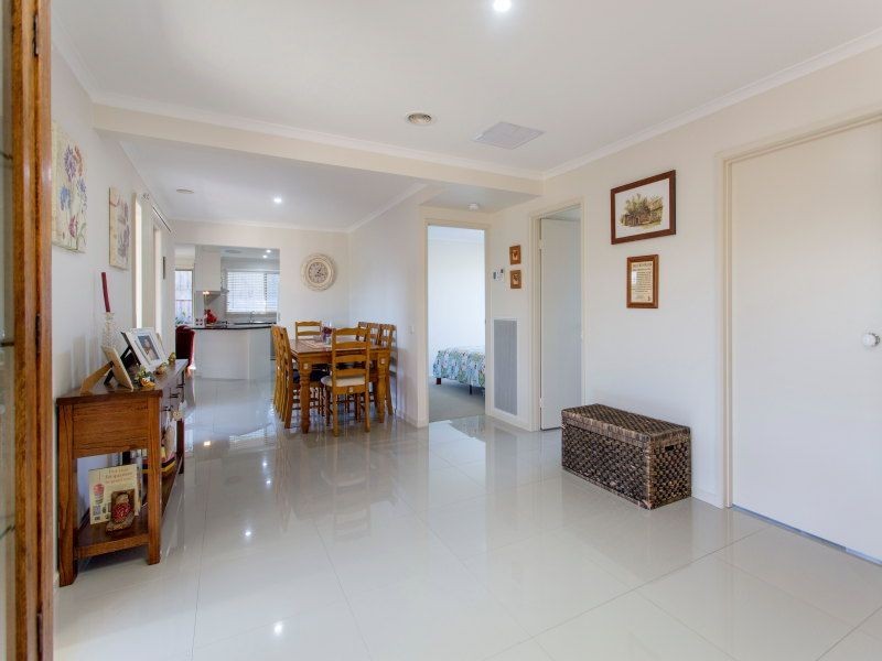 7 Dunmore Close, Langwarrin VIC 3910