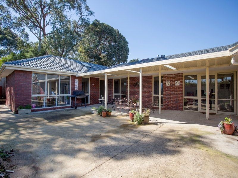 7 Dunmore Close, Langwarrin VIC 3910