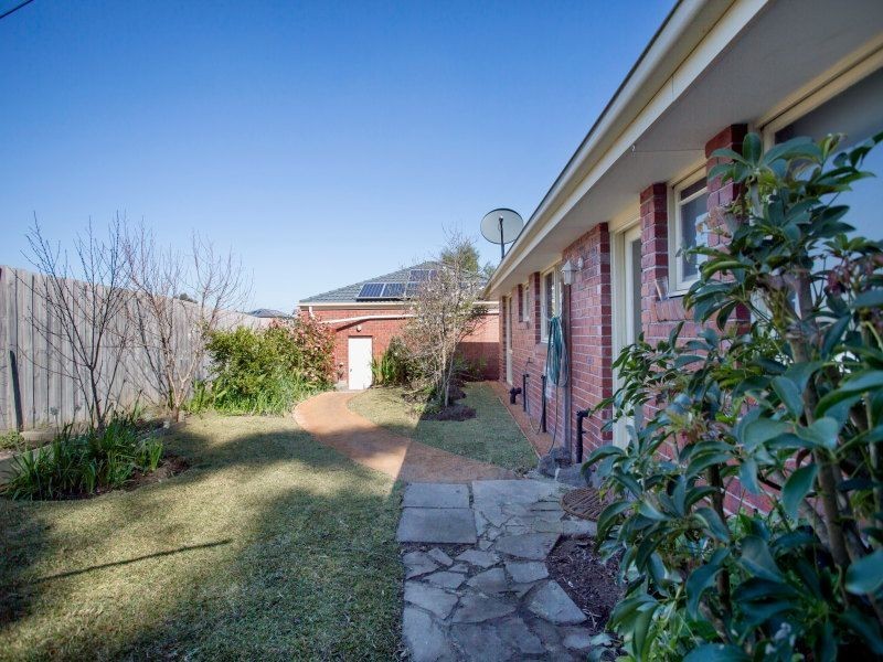 7 Dunmore Close, Langwarrin VIC 3910