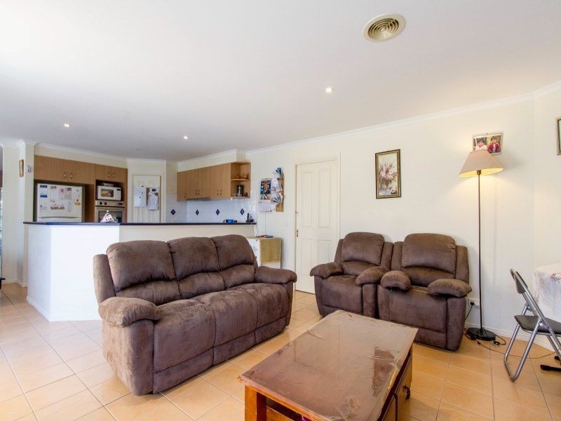 8 Little Acre Close, Langwarrin VIC 3910