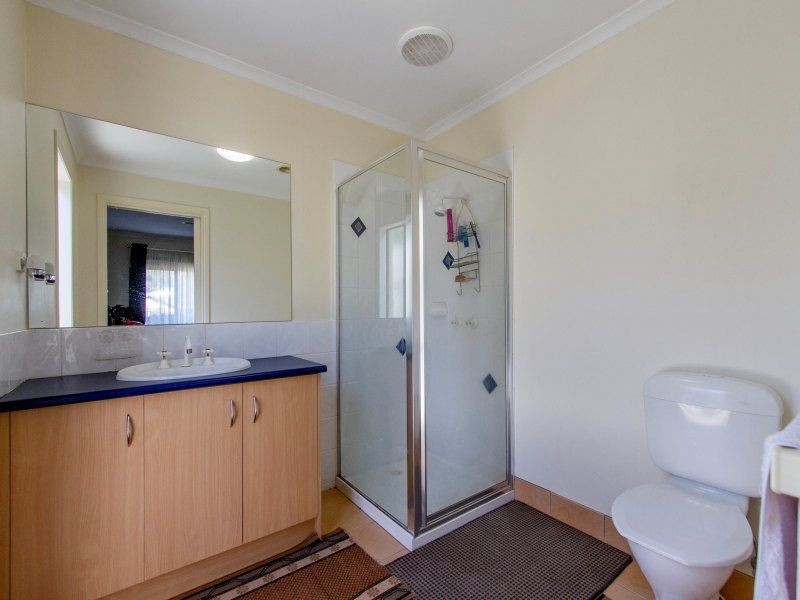 8 Little Acre Close, Langwarrin VIC 3910