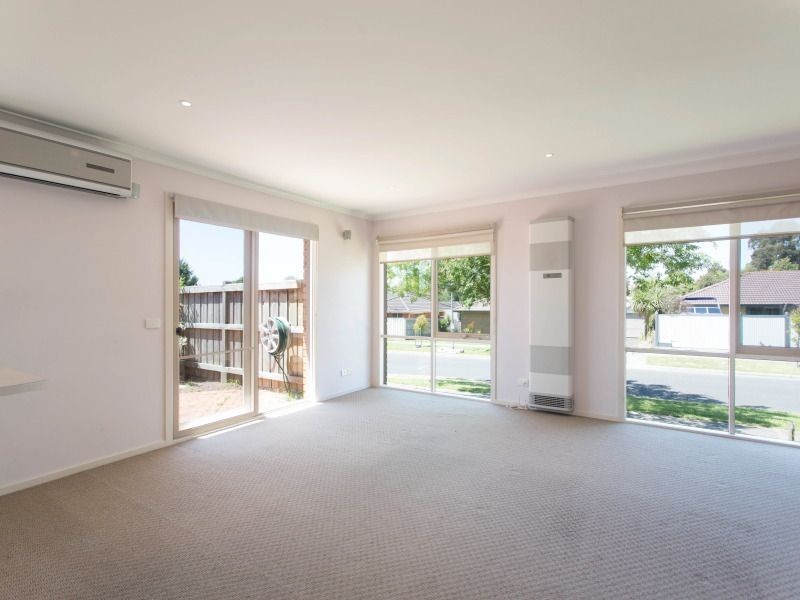 1/22 Dunn Crescent, Langwarrin VIC 3910