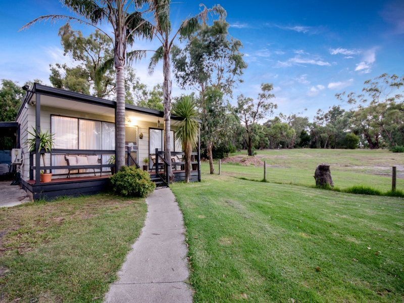 90 McClelland Drive, Langwarrin VIC 3910