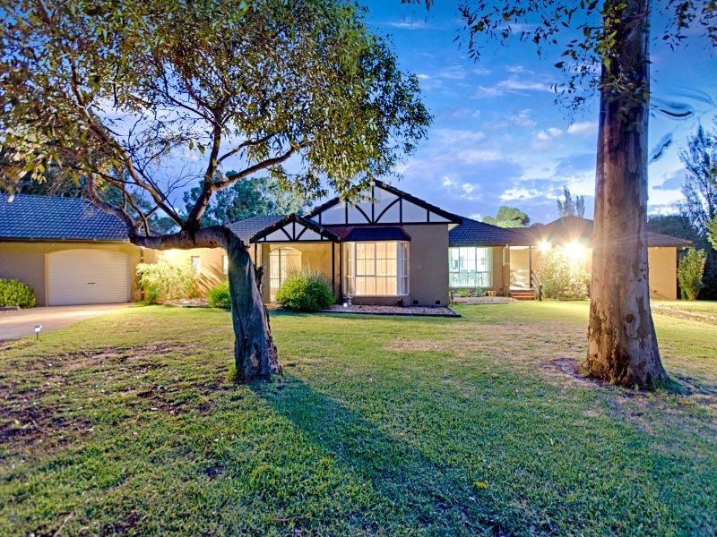 90 McClelland Drive, Langwarrin VIC 3910