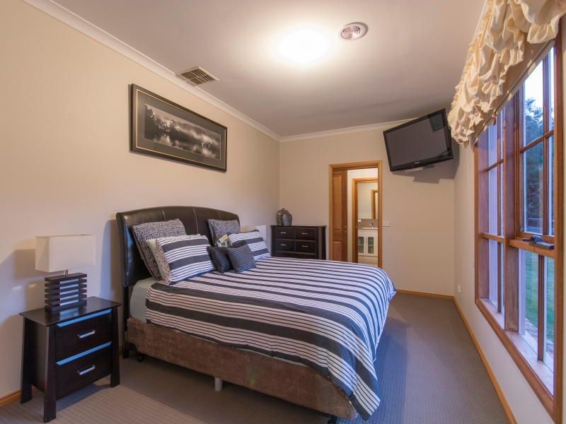 21 Grassmere Rd, Langwarrin VIC 3910