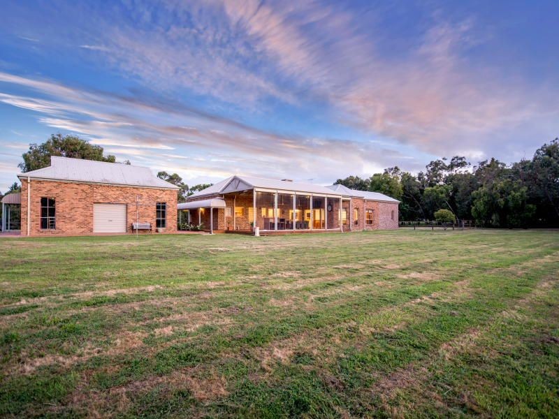 21 Grassmere Rd, Langwarrin VIC 3910