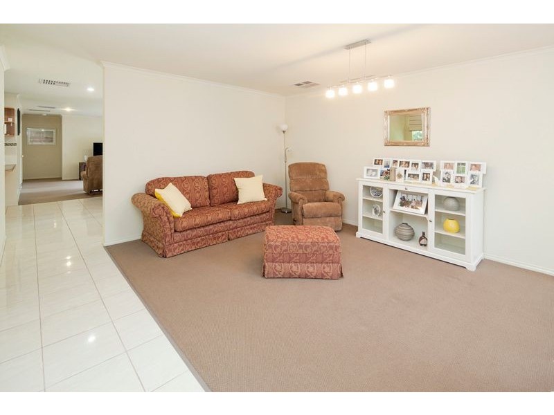 90 Huntingtower Crescent, Langwarrin VIC 3910