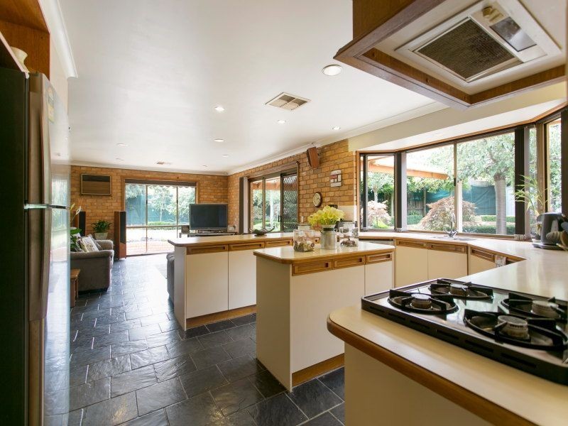 32 Green Acres Court, Langwarrin VIC 3910