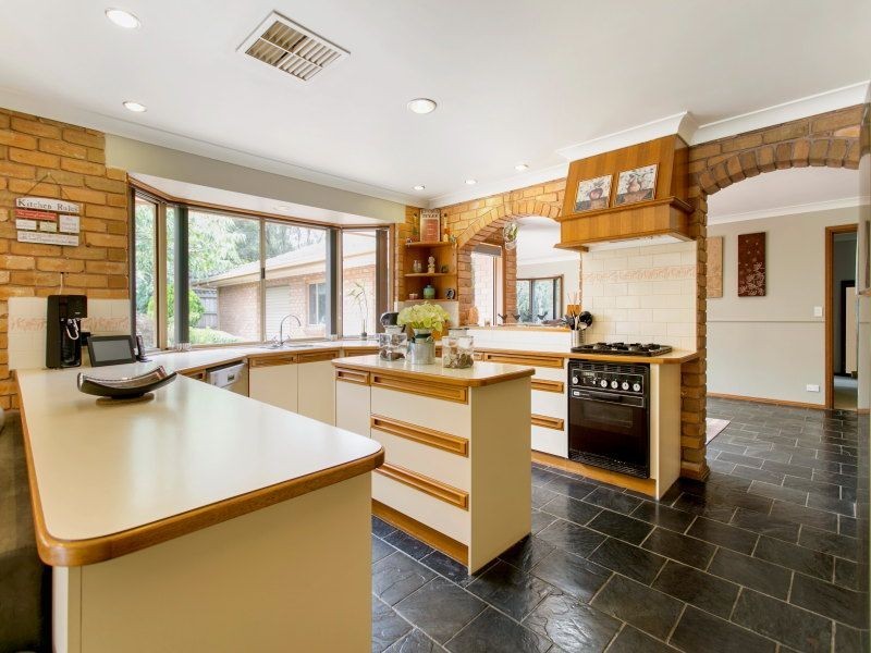 32 Green Acres Court, Langwarrin VIC 3910