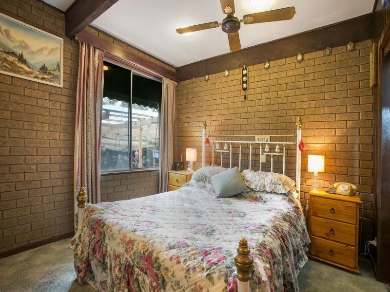 6 Ash Grove South, Langwarrin VIC 3910