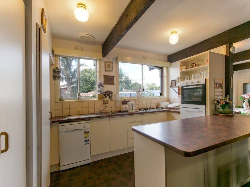 6 Ash Grove South, Langwarrin VIC 3910