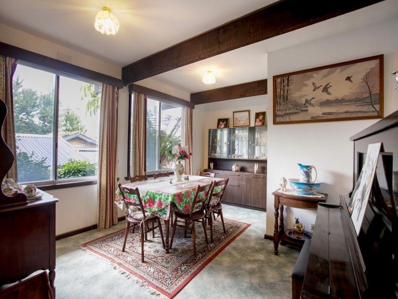 6 Ash Grove South, Langwarrin VIC 3910