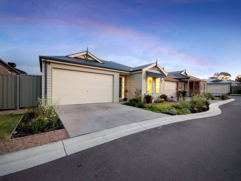 11 Leeds Place, Langwarrin VIC 3910