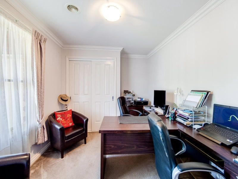 1 Little Acre Close, Langwarrin VIC 3910