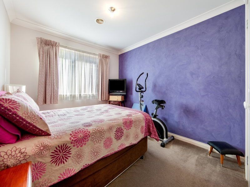 1 Little Acre Close, Langwarrin VIC 3910