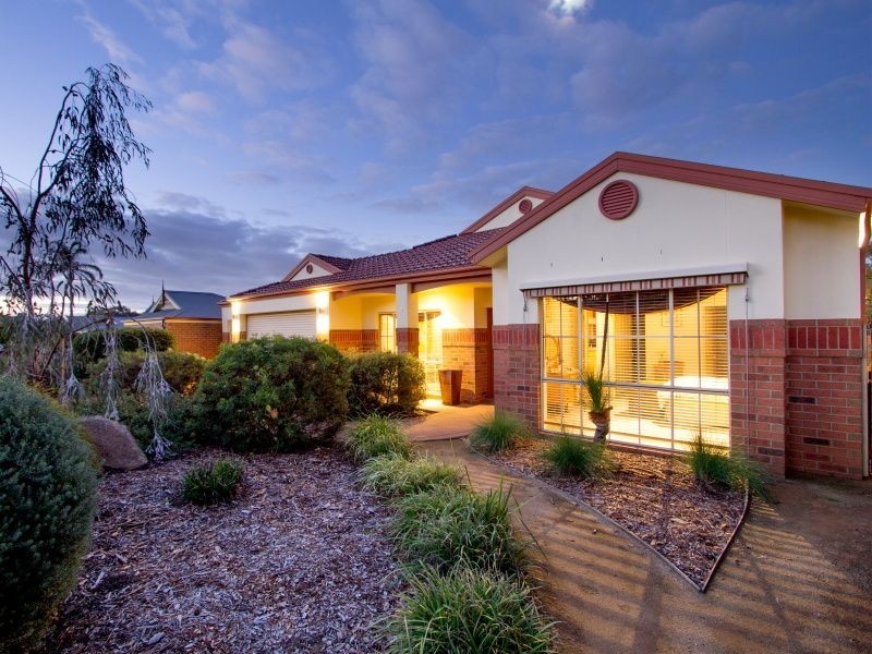 8 Pindara Boulevard, Langwarrin VIC 3910