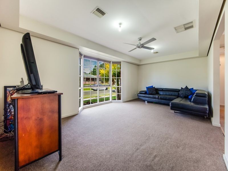 7 Dorchester Crescent, Carrum Downs VIC 3201