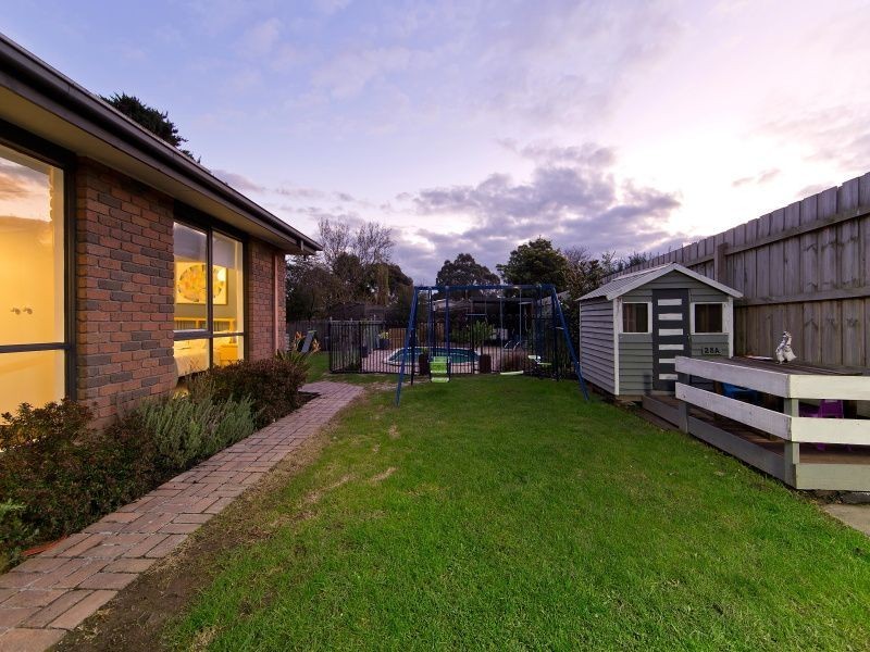 28 Greenacres Court, Langwarrin VIC 3910