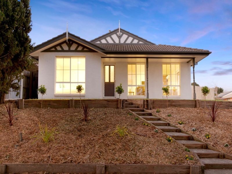 14 Cotoneaster Way, Langwarrin VIC 3910