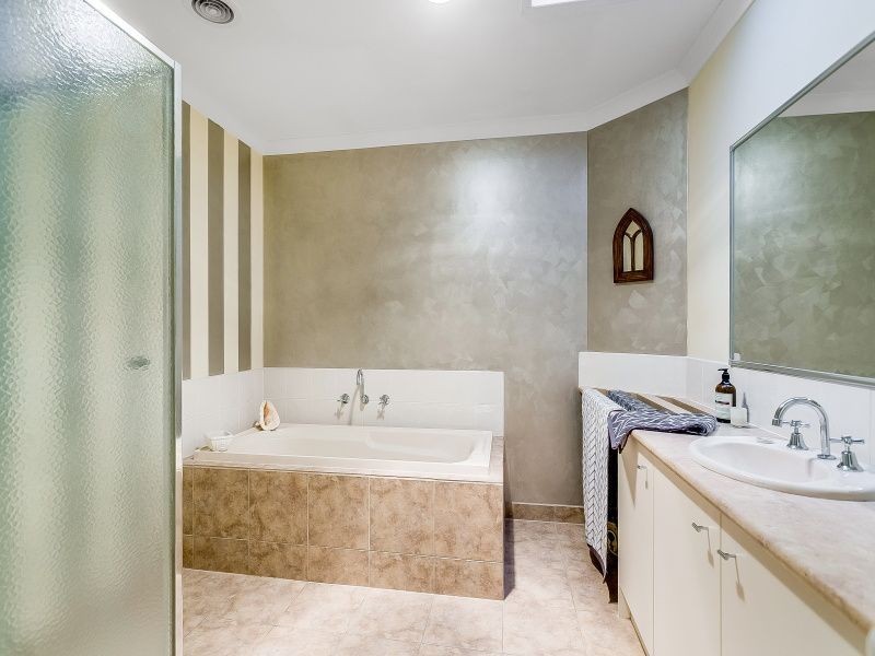 6 Collina Court, Langwarrin VIC 3910