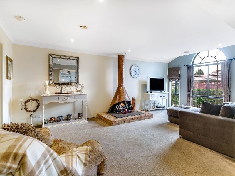 6 Collina Court, Langwarrin VIC 3910