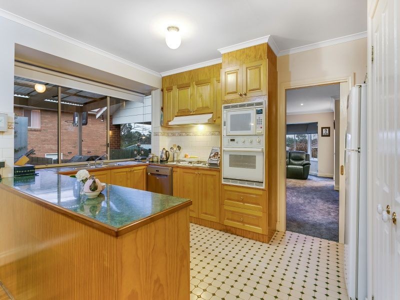 44 Cotoneaster Way, Langwarrin VIC 3910