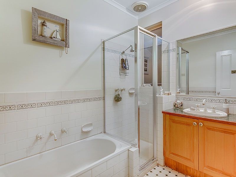 44 Cotoneaster Way, Langwarrin VIC 3910