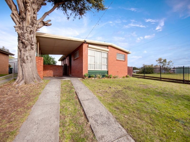 13 Gardenia Crescent, Frankston North VIC 3200
