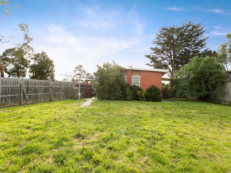 13 Gardenia Crescent, Frankston North VIC 3200